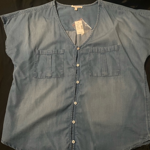 Maurices Tops - Maurices Blue Chambray Button-Up Top-Size M
